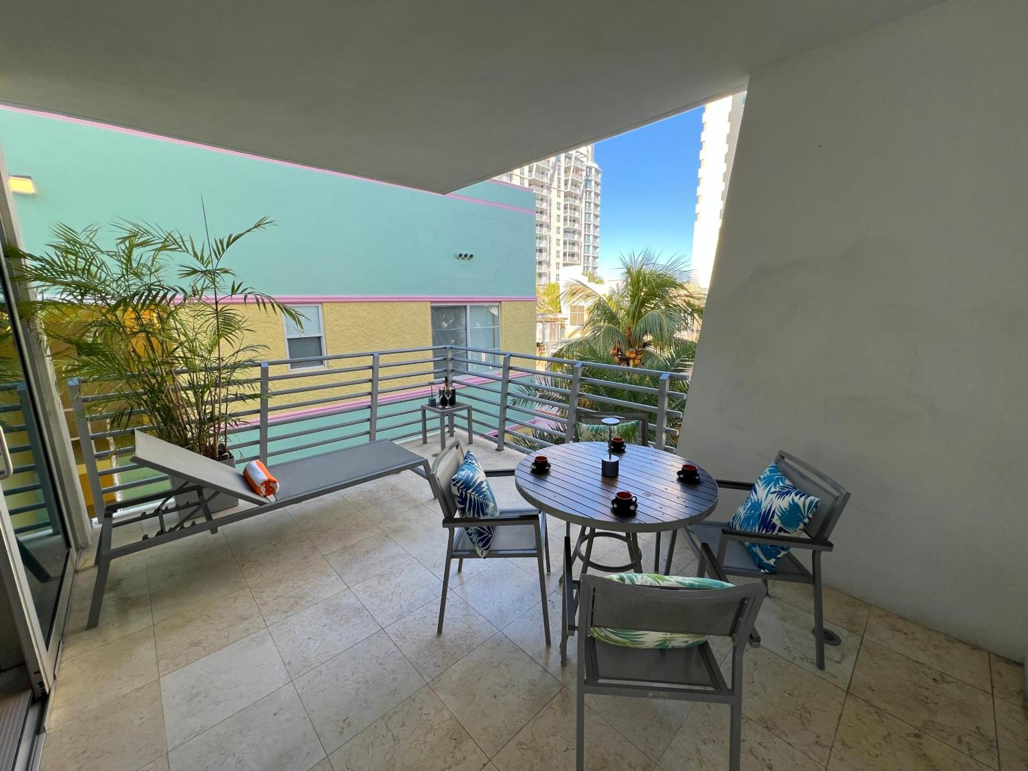 Boutique Suites 3 Min Walk To Beach ไมอามีบีช ภายนอก รูปภาพ