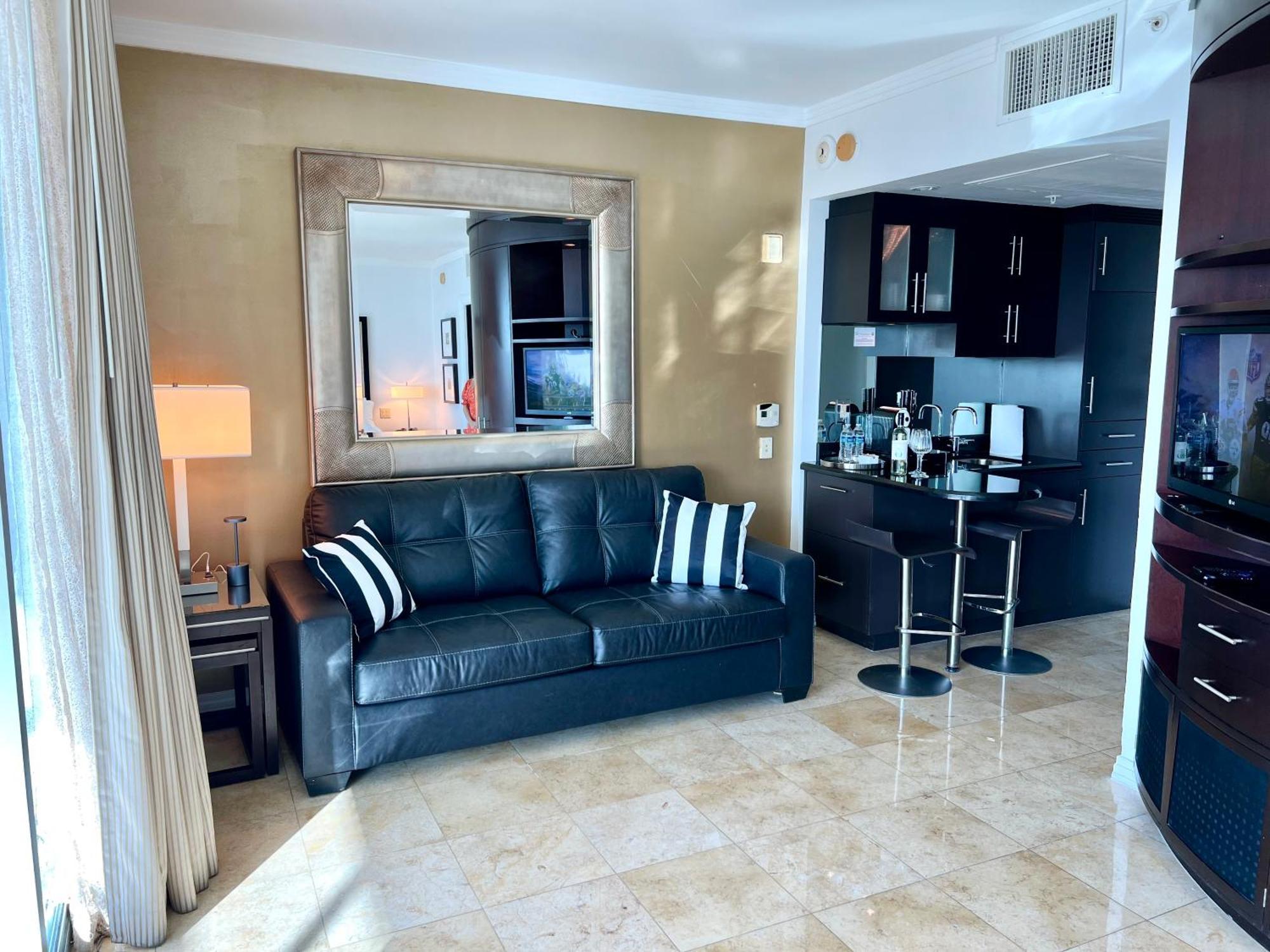 Boutique Suites 3 Min Walk To Beach ไมอามีบีช ภายนอก รูปภาพ