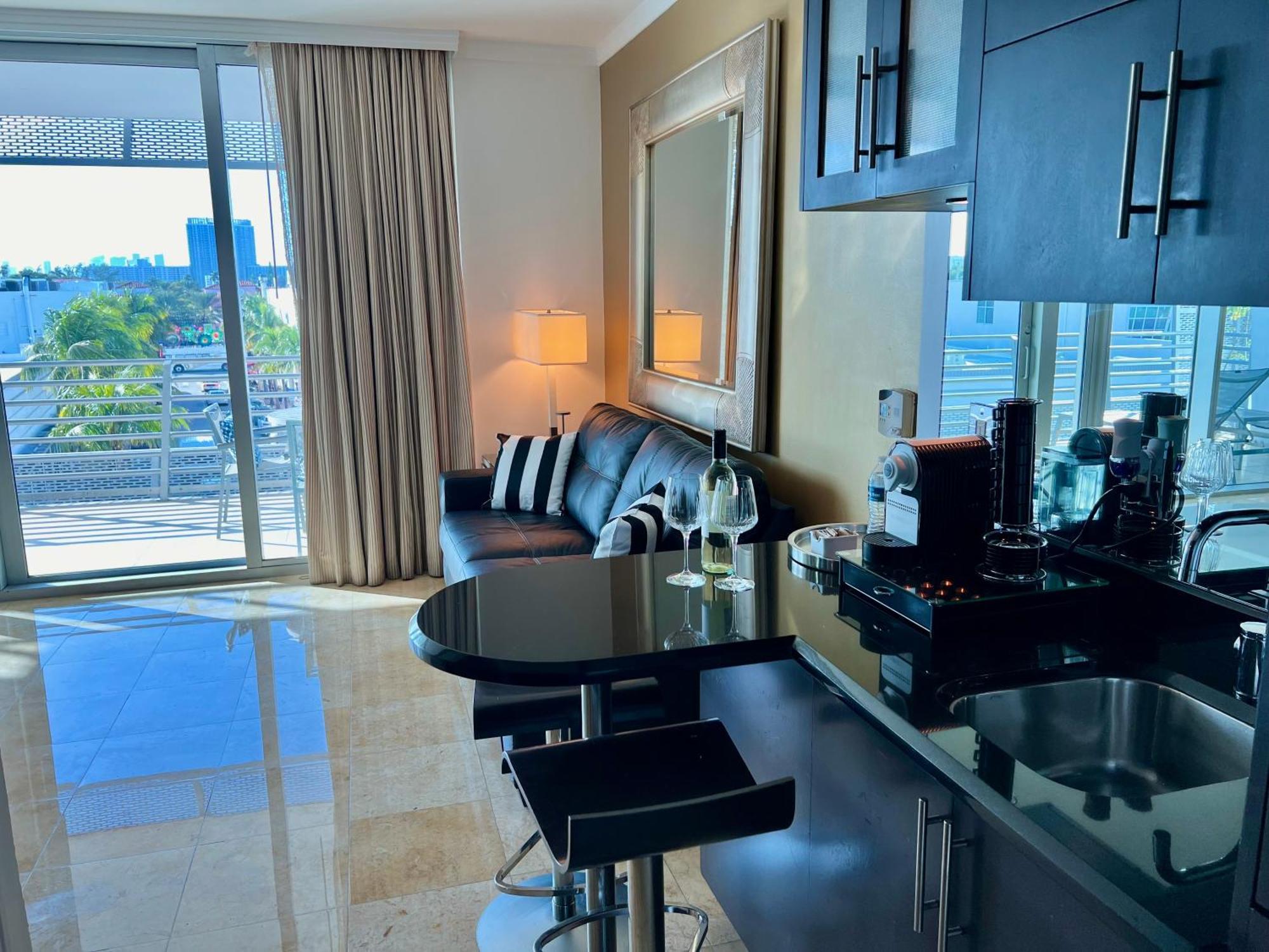 Boutique Suites 3 Min Walk To Beach ไมอามีบีช ภายนอก รูปภาพ