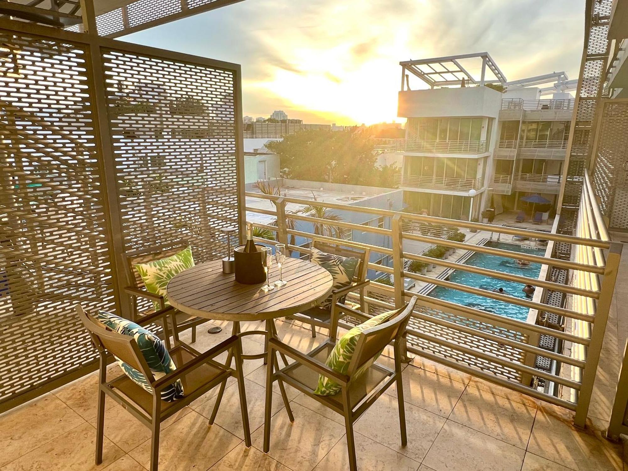 Boutique Suites 3 Min Walk To Beach ไมอามีบีช ภายนอก รูปภาพ